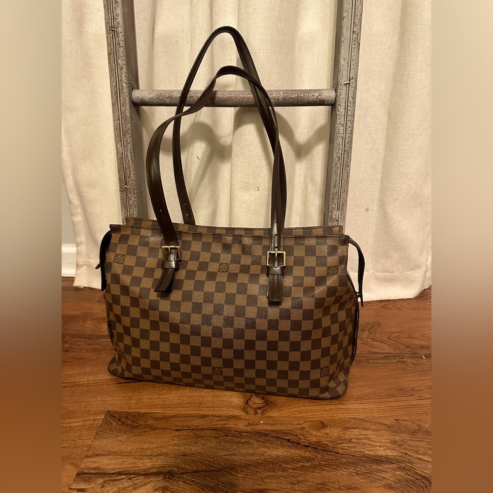 Authentic Louis Vuitton Chelsea Ebene